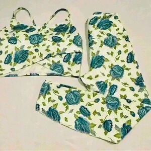Soybu 2 pc yoga/active wear, top is size L, pants are size M and 34” in length.